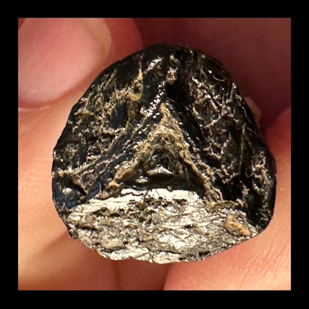 Black Tourmaline terminated with an illuminati symbol excellent and large - Picture 1 of 4